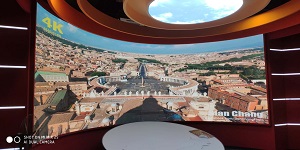 �������Ļ������^����